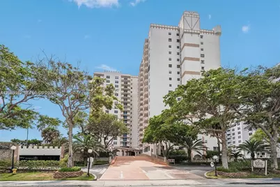1865 S Ocean Dr #2D, Hallandale Beach, FL 33009 - Photo 1