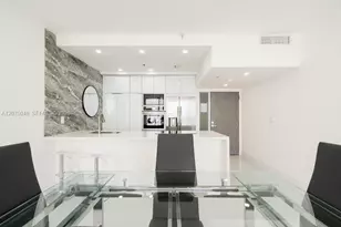 7601 E Treasure Dr, North Bay Village, FL 33141 - Photo 18