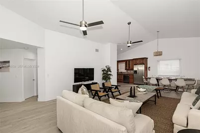 216 SE 9th St, Dania Beach, FL 33004 - Photo 10
