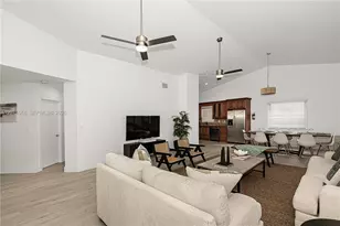216 SE 9th St, Dania Beach, FL 33004 - Photo 10