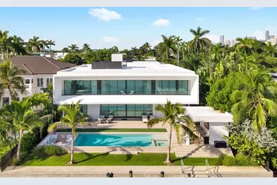 375 N Hibiscus Dr, Miami Beach, FL 33139 - Photo 2
