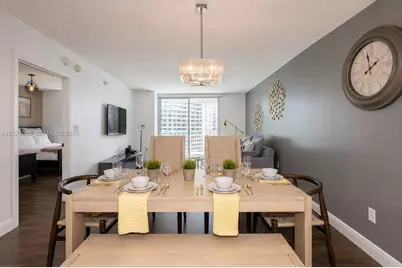 1200 Brickell Bay Dr #3207, Miami, FL 33131 - Photo 4
