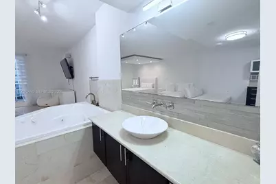 2301 Collins Ave #621, Miami Beach, FL 33139 - Photo 18