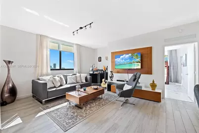 999 SW 1st Ave #2504, Miami, FL 33130 - Photo 12