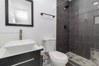 913 SW 49th Ave, Plantation, FL 33317 - Photo 20