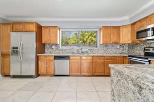 913 SW 49th Ave, Plantation, FL 33317 - Photo 14