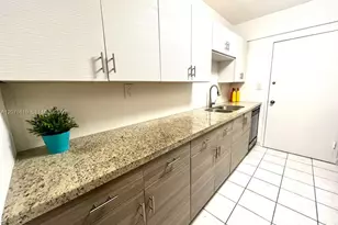 5401 Collins Ave, Miami Beach, FL 33140 - Photo 4