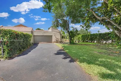 16871 Patio Village Ct, Weston, FL 33326 - Photo 2