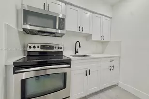 417 NW 2nd Ave, Hallandale Beach, FL 33009 - Photo 1