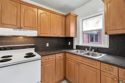 1137 NW 29th Ter #1137, Miami, FL 33127 - Photo 12