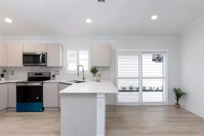 46 Gables Blvd, Weston, FL 33326 - Photo 8