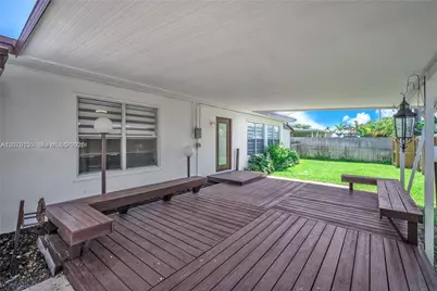 741 NE 8th St, Pompano Beach, FL 33060 - Photo 22