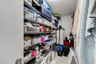 121 Golden Isles Dr, Hallandale Beach, FL 33009 - Photo 18