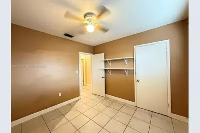 4585 E 9th Ln, Hialeah, FL 33013 - Photo 12