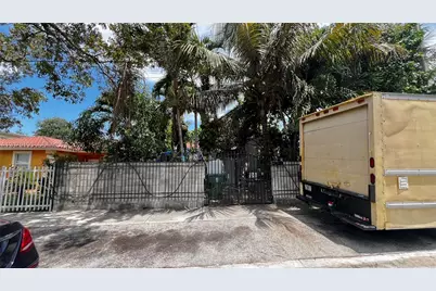 1531 NW 59th St, Miami, FL 33142 - Photo 2