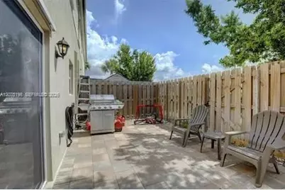565 NE 5th Pl, Florida City, FL 33034 - Photo 26