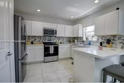 565 NE 5th Pl, Florida City, FL 33034 - Photo 8
