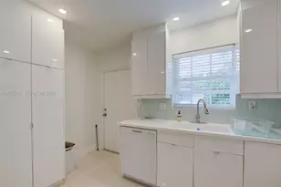 1125 99th St, Bay Harbor Islands, FL 33154 - Photo 12