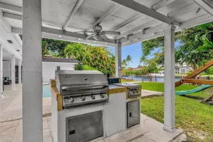 413 Tamarind Dr, Hallandale Beach, FL 33009 - Photo 10