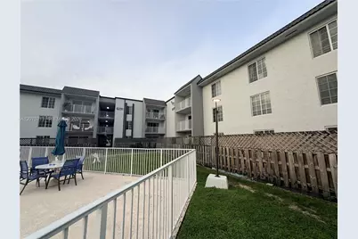 5221 Geneva Way #201, Doral, FL 33166 - Photo 2