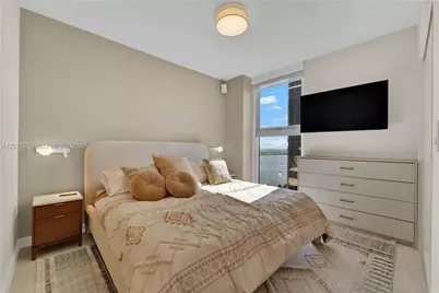 77 SE 5th #2115, Miami, FL 33131 - Photo 14