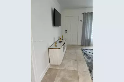 [Address not provided], Hallandale Beach, FL 33009 - Photo 8