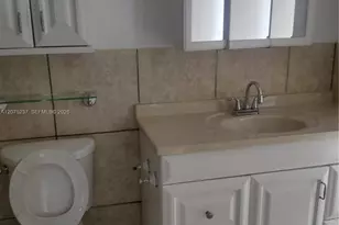 5495 NW 10th Ct, Plantation, FL 33313 - Photo 8