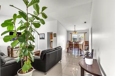 11740 NW 39th Pl, Sunrise, FL 33323 - Photo 2