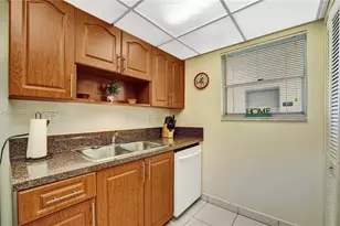 201 178th Dr, Sunny Isles Beach, FL 33160 - Photo 18