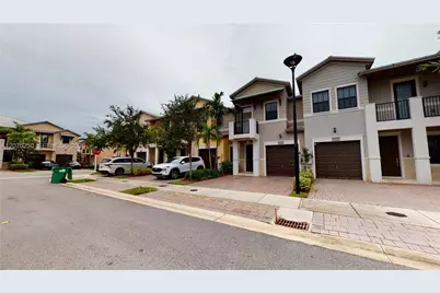 10428 NW 61st St, Doral, FL 33178 - Photo 40