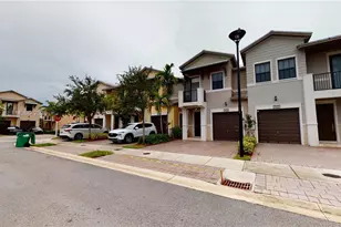 10428 NW 61st St, Doral, FL 33178 - Photo 40
