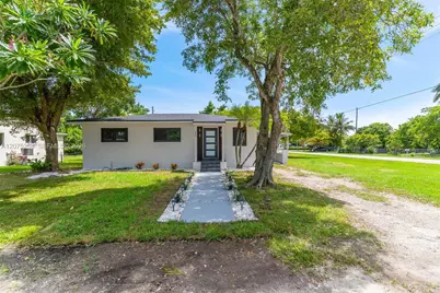 544 NW 12th St, Homestead, FL 33030 - Photo 2