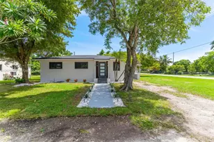544 NW 12th St, Homestead, FL 33030 - Photo 2
