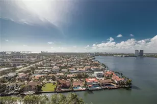 1000 W Island Blvd, Aventura, FL 33160 - Photo 16
