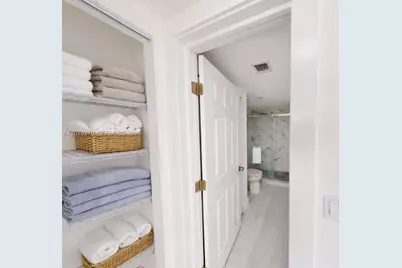 1000 W Island Blvd #1812, Aventura, FL 33160 - Photo 12