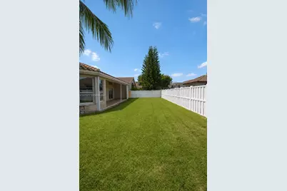 18341 NW 10th St, Pembroke Pines, FL 33029 - Photo 28