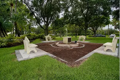 18341 NW 10th St, Pembroke Pines, FL 33029 - Photo 36