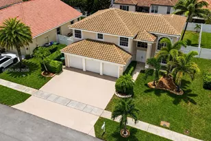 18341 NW 10th St, Pembroke Pines, FL 33029 - Photo 2
