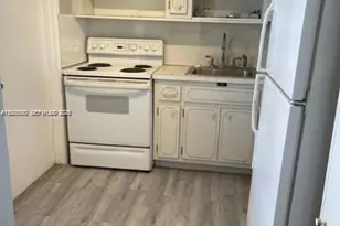 950 Hillcrest Dr, Hollywood, FL 33021 - Photo 2