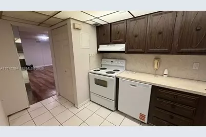 3101 Oakland Shores Dr #H108, Oakland Park, FL 33309 - Photo 2
