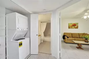 800 SW 137th Ave, Pembroke Pines, FL 33027 - Photo 24