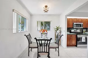 800 SW 137th Ave, Pembroke Pines, FL 33027 - Photo 6