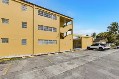 465 E 28th St #18, Hialeah, FL 33013 - Photo 2