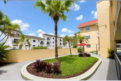 2799 E 4th Ave #7, Hialeah, FL 33013 - Photo 6