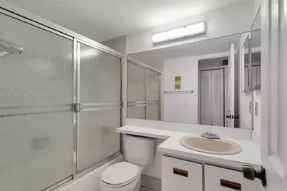 426 NE 210th Cir Ter #103-2, Miami, FL 33179 - Photo 18