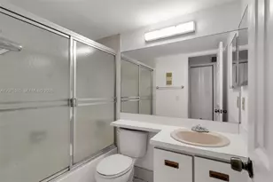 426 NE 210th Cir Terrace, Miami, FL 33179 - Photo 18