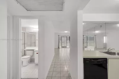 426 NE 210th Cir Ter #103-2, Miami, FL 33179 - Photo 2