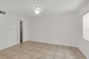 426 NE 210th Cir Terrace, Miami, FL 33179 - Photo 12