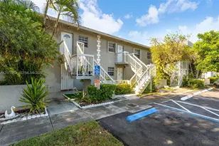 426 NE 210th Cir Terrace, Miami, FL 33179 - Photo 1
