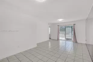 426 NE 210th Cir Terrace, Miami, FL 33179 - Photo 4